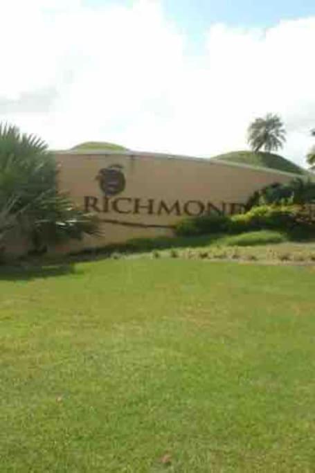 Sunset Palms & Villa Management Ltd Richmond Exteriör bild